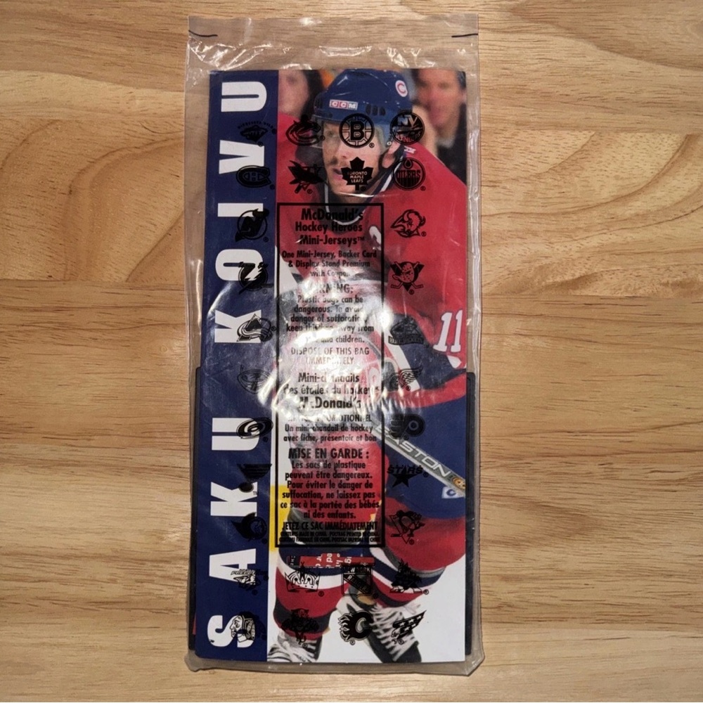 McDonald's Kids Hockey Figure Red Blue White , Mini Jersey. Hockey Heroes.